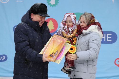 В Нурлате с размахом проводили зиму: блины, хороводы и парад «Весны-чудесницы»