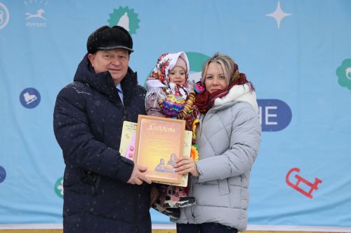 В Нурлате с размахом проводили зиму: блины, хороводы и парад «Весны-чудесницы»