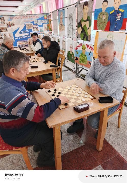 В Нурлате определились сильнейшие в шахматах и шашках среди защитников