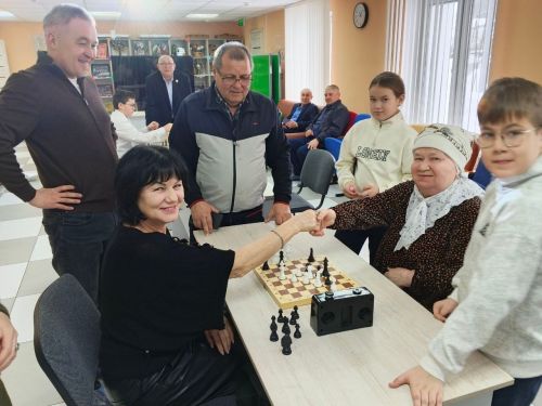 «Связь поколений» из Нурлата: серебро республиканского турнира по шахматам у семейной команды Хасанзяновых