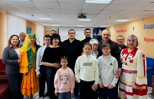 «Связь поколений» из Нурлата: серебро республиканского турнира по шахматам у семейной команды Хасанзяновых