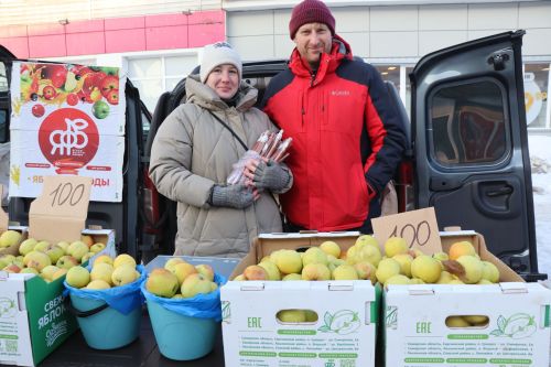 Первая сельскохозяйственная ярмарка в Нурлате собрала сотни горожан