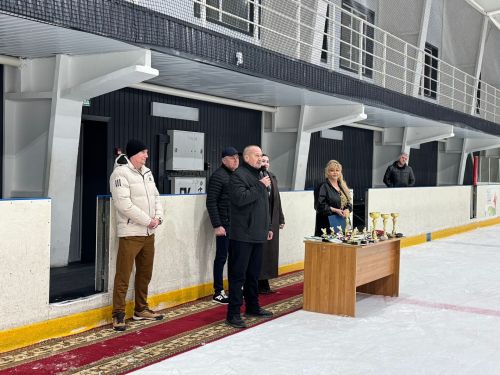 В Нурлате подвели итоги чемпионата «Ночная лига» по хоккею