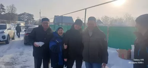 Щедрость с верностью традициям: бурметьевцы устроили праздничное застолье для сельчан
