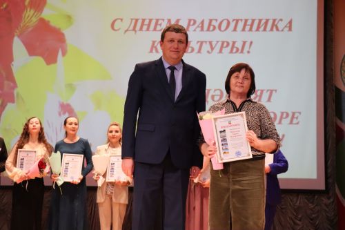 Свет творческих сердец: в Нурлате чествовали работников культуры