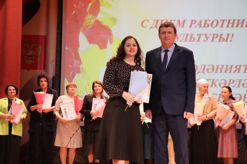Свет творческих сердец: в Нурлате чествовали работников культуры