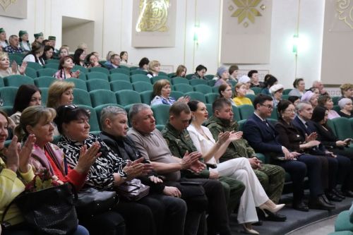 Свет творческих сердец: в Нурлате чествовали работников культуры