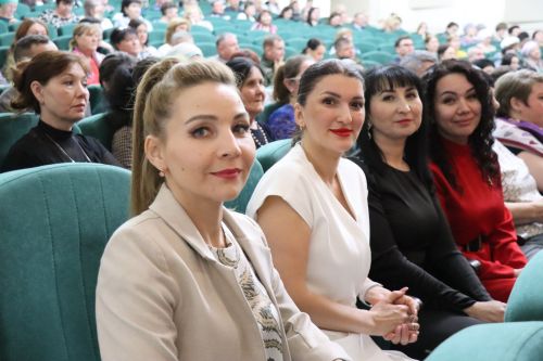 Свет творческих сердец: в Нурлате чествовали работников культуры