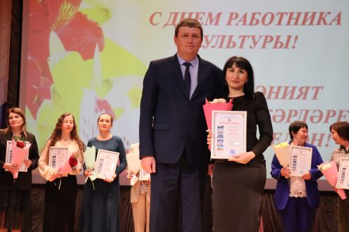 Свет творческих сердец: в Нурлате чествовали работников культуры