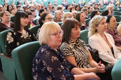 Свет творческих сердец: в Нурлате чествовали работников культуры