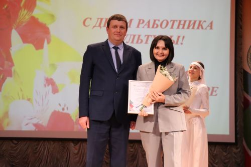 Свет творческих сердец: в Нурлате чествовали работников культуры