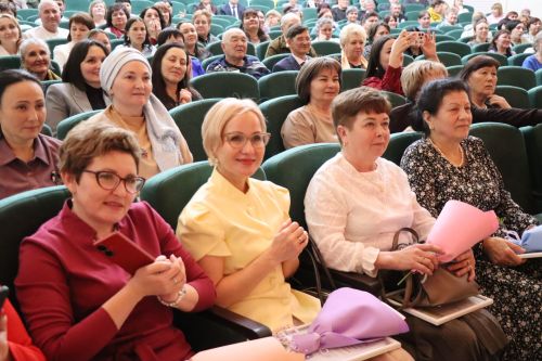 Свет творческих сердец: в Нурлате чествовали работников культуры