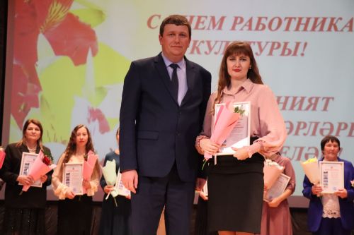 Свет творческих сердец: в Нурлате чествовали работников культуры