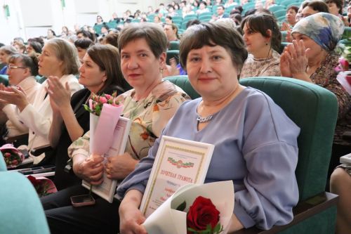 Свет творческих сердец: в Нурлате чествовали работников культуры