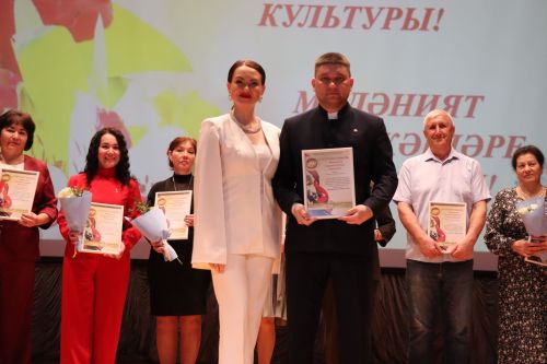Свет творческих сердец: в Нурлате чествовали работников культуры