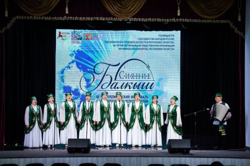 Нурлатские ветераны покорили сцену фестиваля «Балкыш»