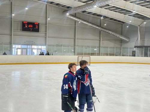 Две победы нурлатских хоккеистов в праздничный день