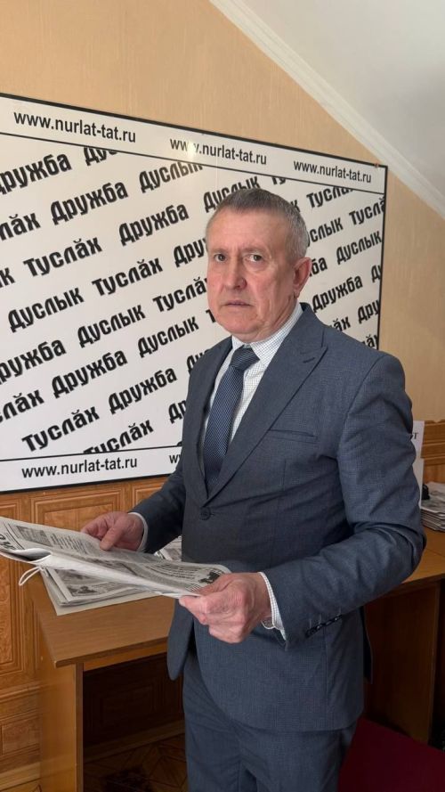 Николай Липатов выписал газету «Дружба» маме ветерана СВО из Нурлата