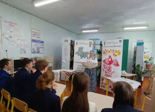 В Селенгушах детям раскрыли секреты народных узоров