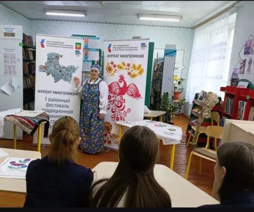 В Селенгушах детям раскрыли секреты народных узоров