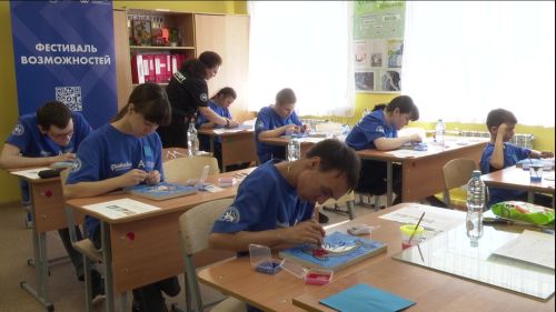В школе-интернате г. Нурлат делали горячие бутерброды, вязали мягкую игрушку, сеяли семена цветов