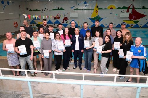Соревнования по плаванию в спорткомплексе им. М. Хузина: члены профсоюза НТППО проплыли 50 метров на скорость