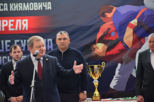 В Нурлате проходит первенство Татарстана по борьбе на поясах