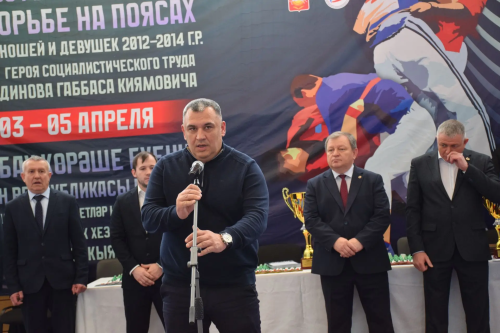 В Нурлате проходит первенство Татарстана по борьбе на поясах