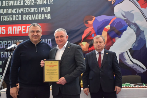 В Нурлате проходит первенство Татарстана по борьбе на поясах