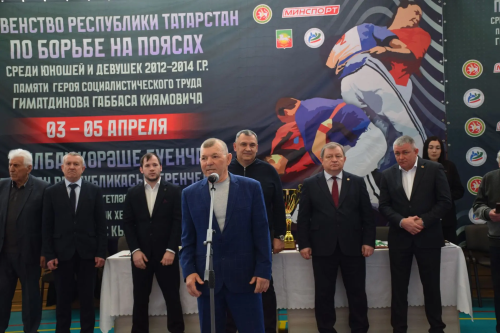 В Нурлате проходит первенство Татарстана по борьбе на поясах