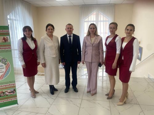 Руководитель ЗАГС Татарстана оценила работу нурлатского отдела