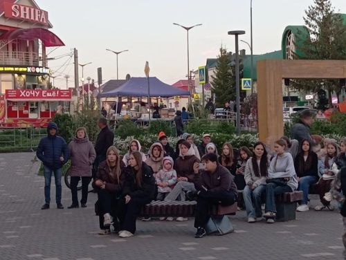 В Нурлате масштабные торжества завершились концертом в сквере «Театральный»