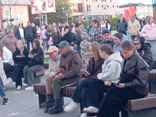 В Нурлате масштабные торжества завершились концертом в сквере «Театральный»