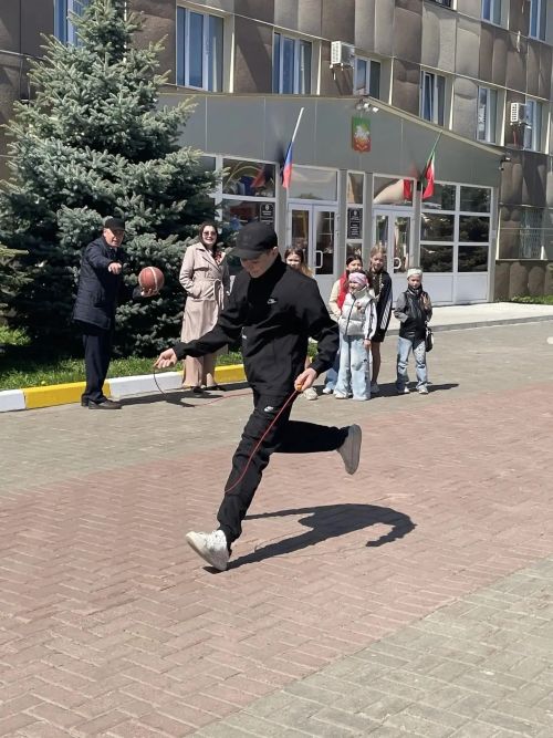 Спортивный май: как Нурлат встретил праздник на Центральной площади