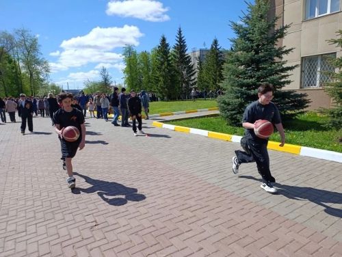 Спортивный май: как Нурлат встретил праздник на Центральной площади