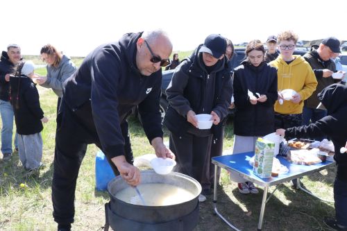 В Нурлате в девятый раз прошла масштабная акция по зарыблению водоема