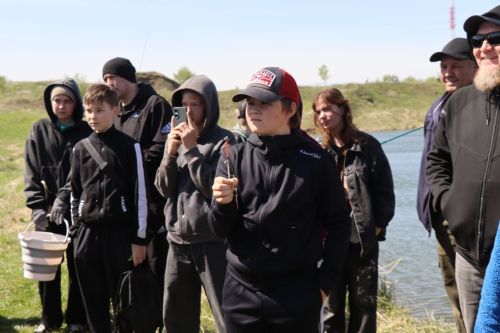 В Нурлате в девятый раз прошла масштабная акция по зарыблению водоема