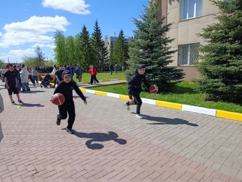 Спортивный май: как Нурлат встретил праздник на Центральной площади