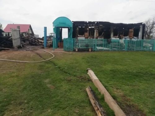 Пожар в Красномайском уничтожил дом и постройки: ущерб 3 млн рублей