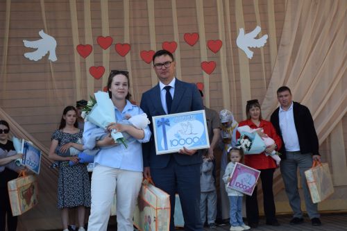 В Нурлате отметили Международный день семьи чествованием золотых юбиляров и многодетных