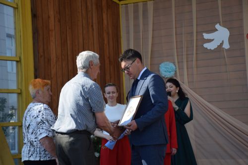 В Нурлате отметили Международный день семьи чествованием золотых юбиляров и многодетных