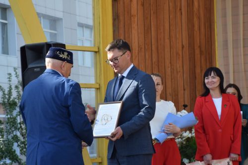 В Нурлате отметили Международный день семьи чествованием золотых юбиляров и многодетных