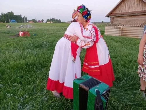 Живая нить традиций: в Вишневой Поляне встретили старинный праздник «Уяв»