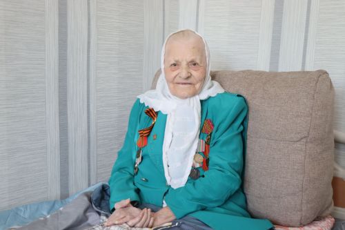 Низкий поклон ветерану: в Нурлате чествуют Антонину Андреевну Агапову