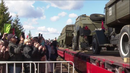 Нурлатцы встретили «Паровоз Победы»
