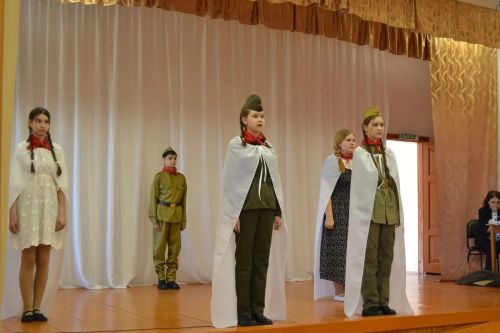 Юные артисты студии «ARTист» из Нурлата выступили в Доме-интернате с постановкой ко Дню Победы