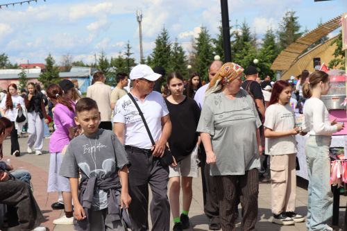 В центральном парке Нурлата ярко и весело отметили День защиты детей