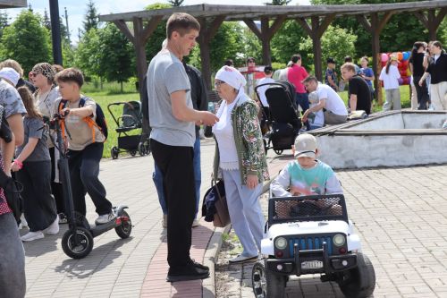 В центральном парке Нурлата ярко и весело отметили День защиты детей