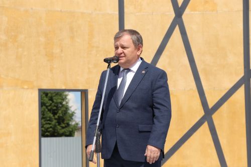 В центральном парке Нурлата ярко и весело отметили День защиты детей
