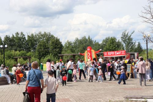 В центральном парке Нурлата ярко и весело отметили День защиты детей